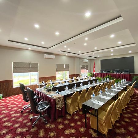 Vega Prime Hotel & Convention Sorong Kültér fotó