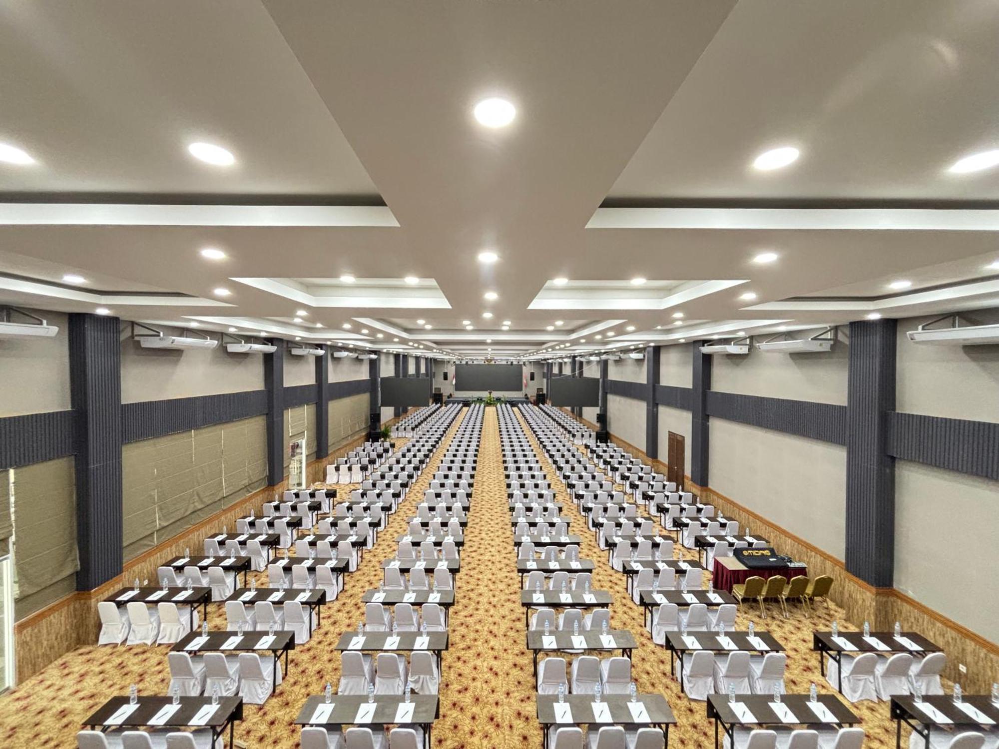 Vega Prime Hotel & Convention Sorong Kültér fotó