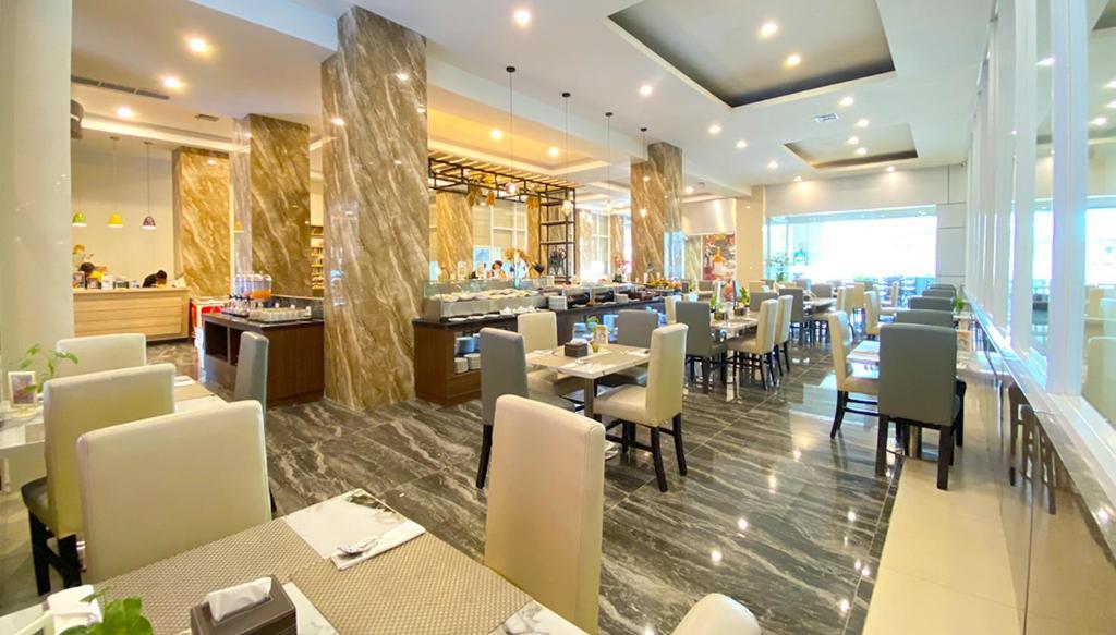 Vega Prime Hotel & Convention Sorong Kültér fotó
