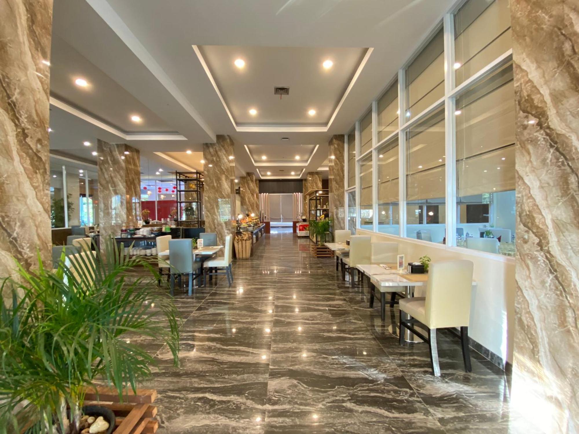 Vega Prime Hotel & Convention Sorong Kültér fotó