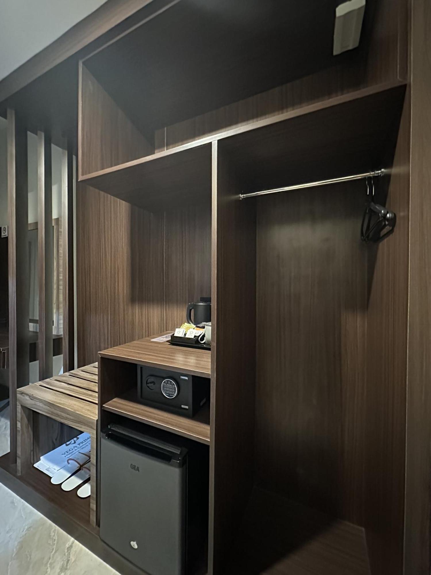 Vega Prime Hotel & Convention Sorong Kültér fotó