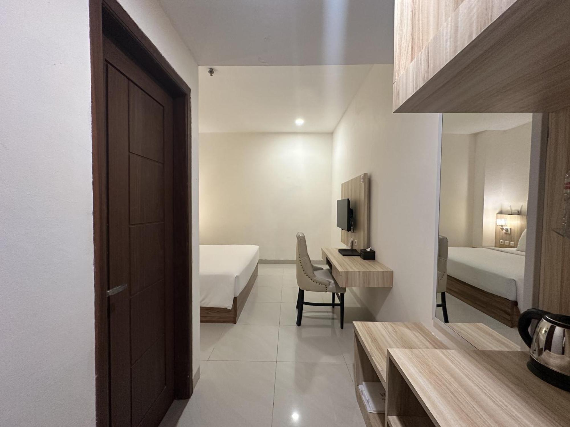 Vega Prime Hotel & Convention Sorong Szoba fotó