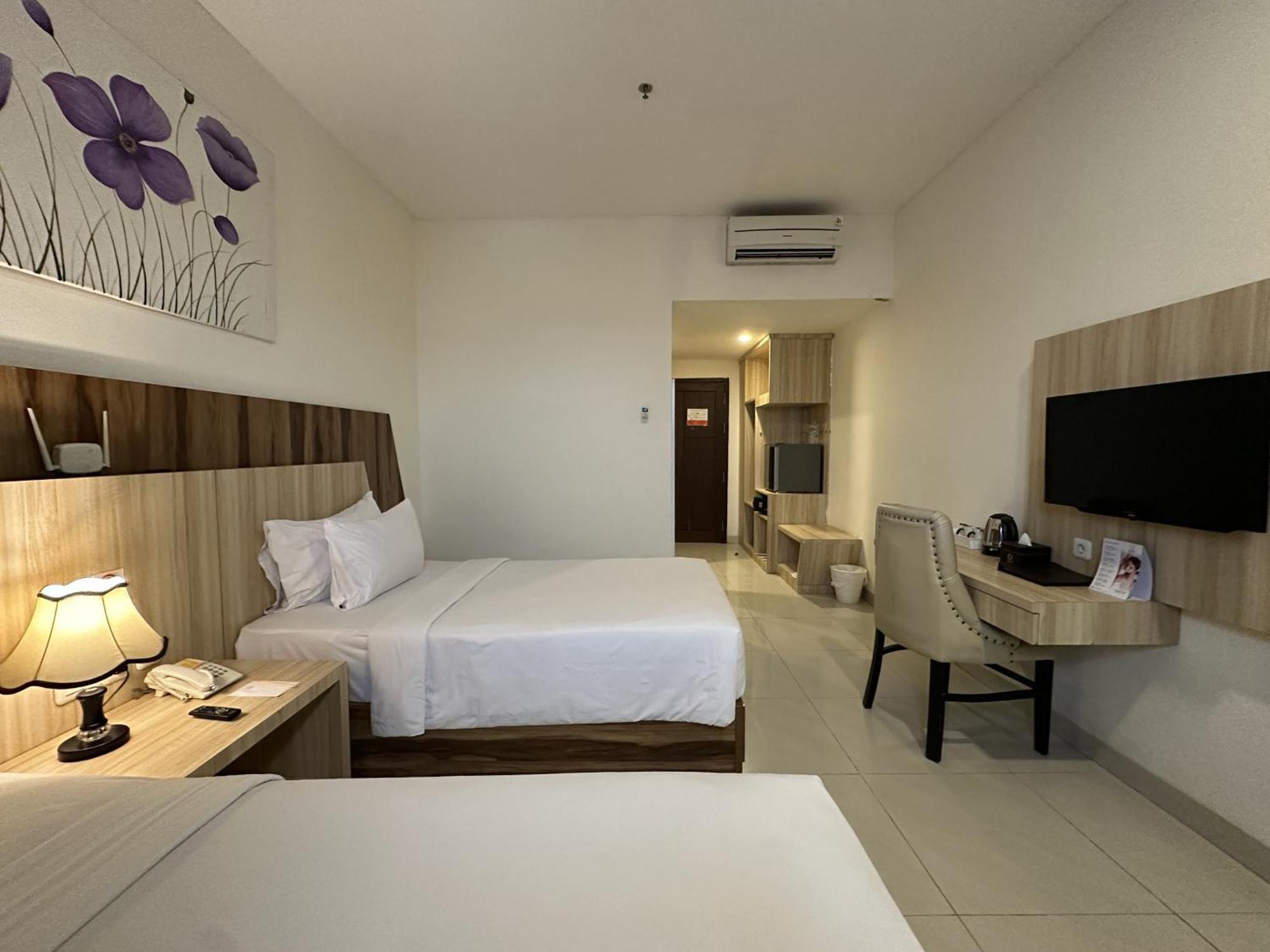 Vega Prime Hotel & Convention Sorong Szoba fotó