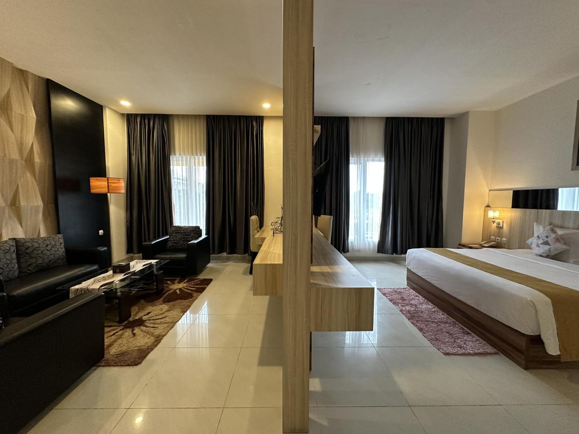 Vega Prime Hotel & Convention Sorong Szoba fotó